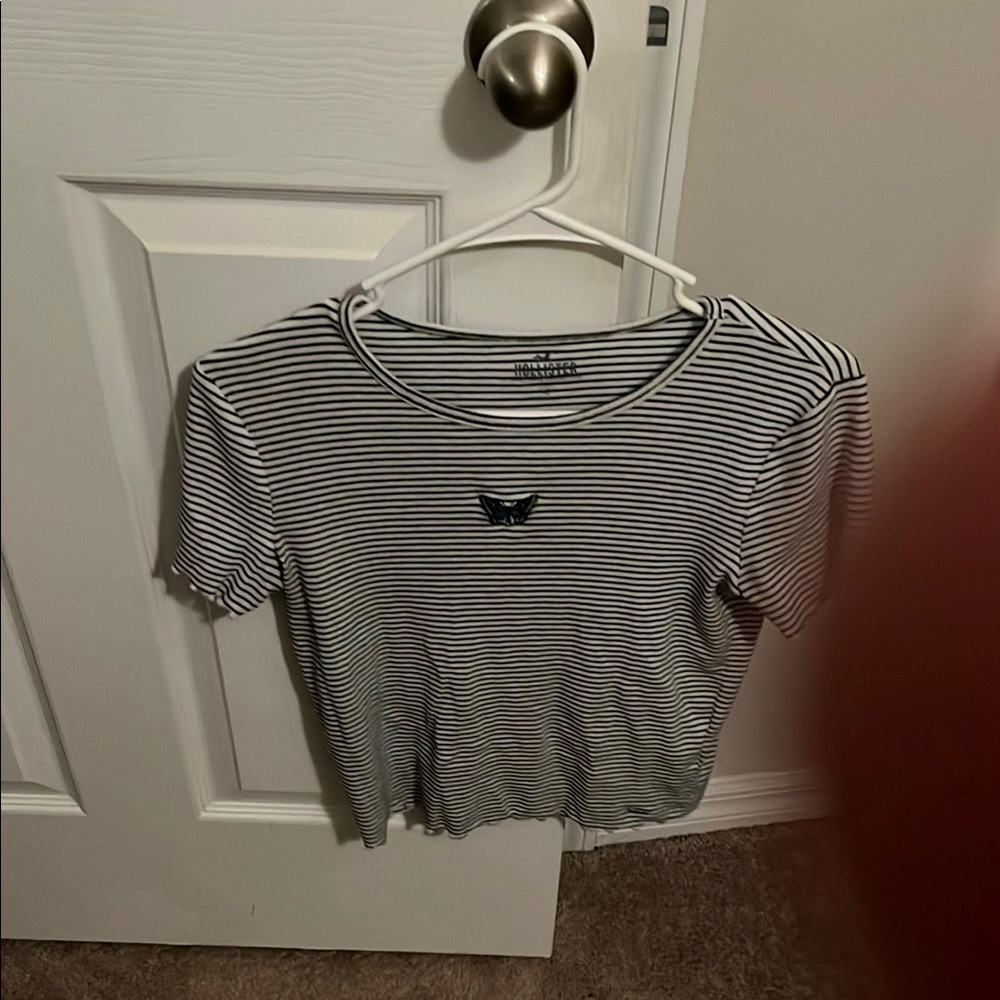 American Eagle Black and White Striped T-Shirt